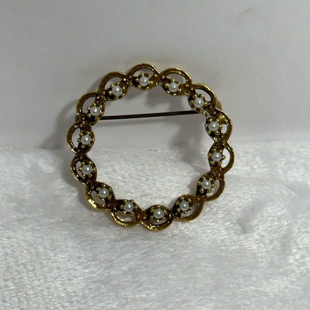 Collectible Vintage Gold Pearl Pin Brooch